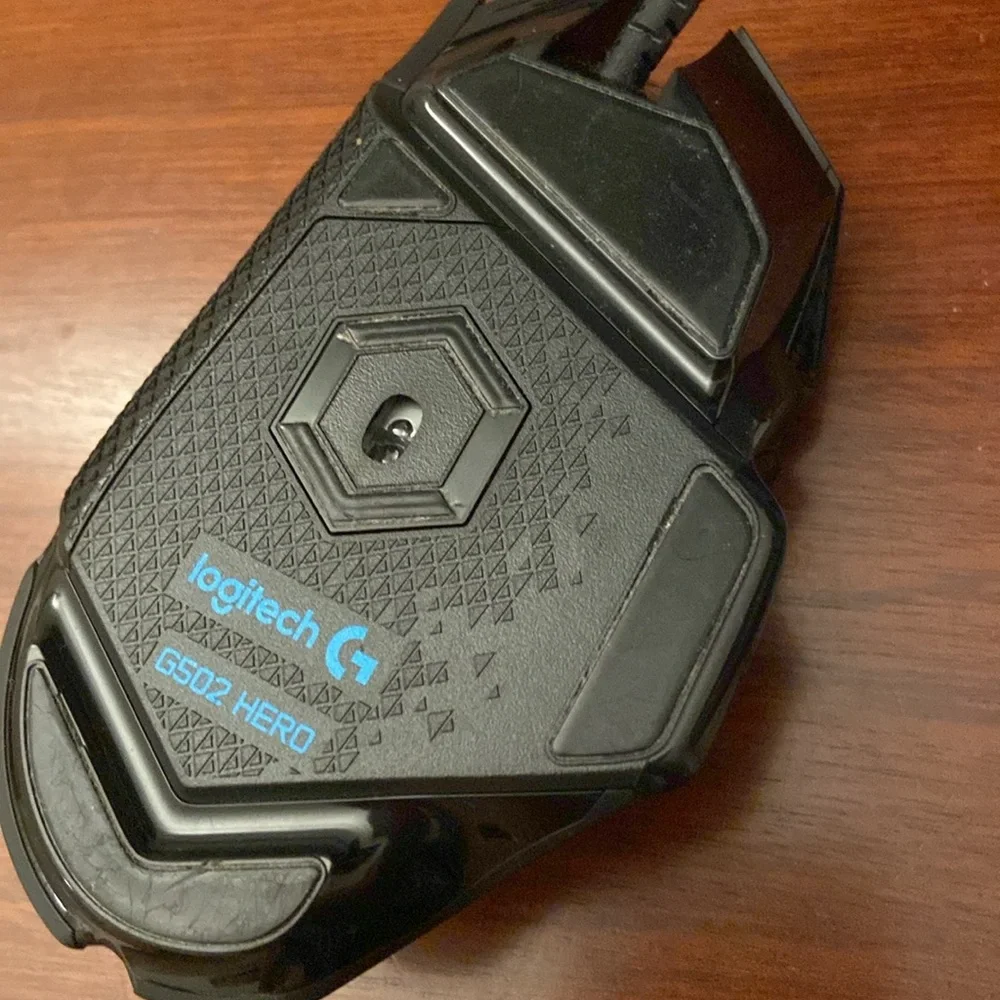 Logitech G502 hero mouse